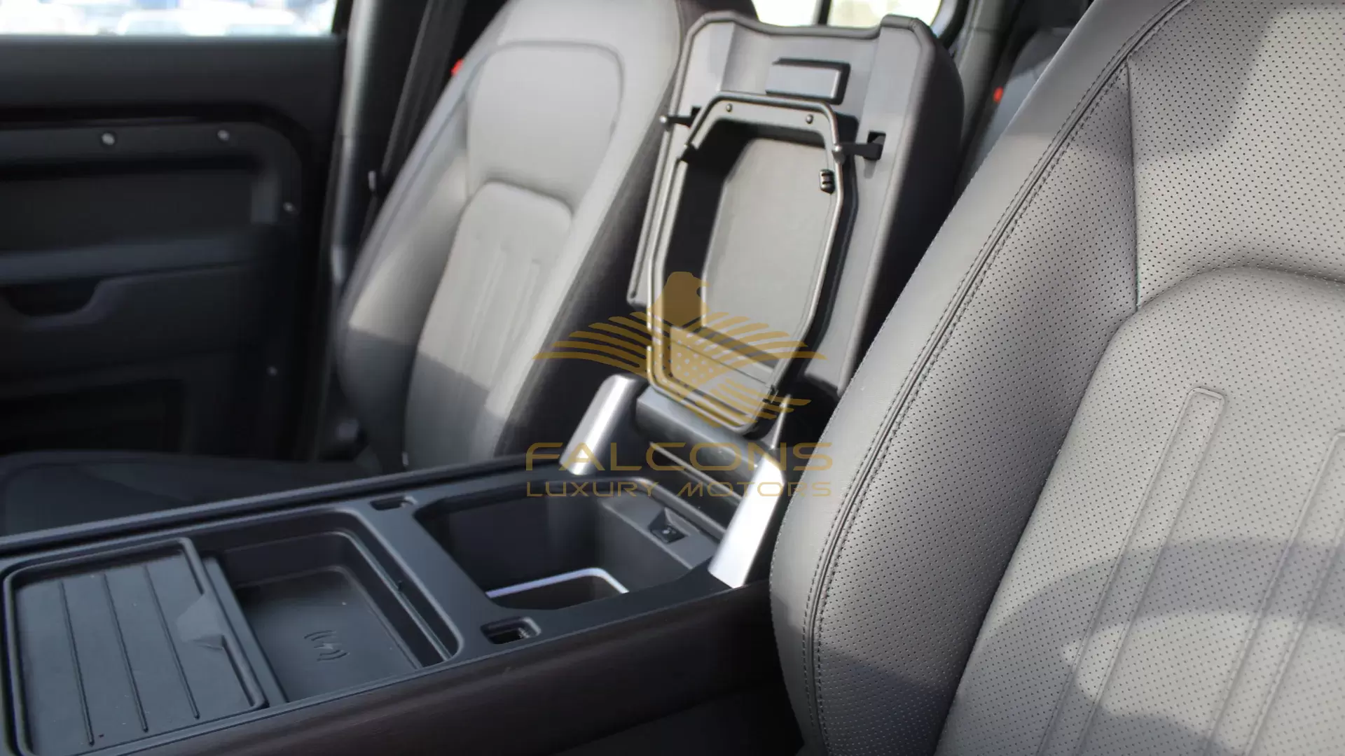 3.0L 110 P400 X EDITION AT - Image 20