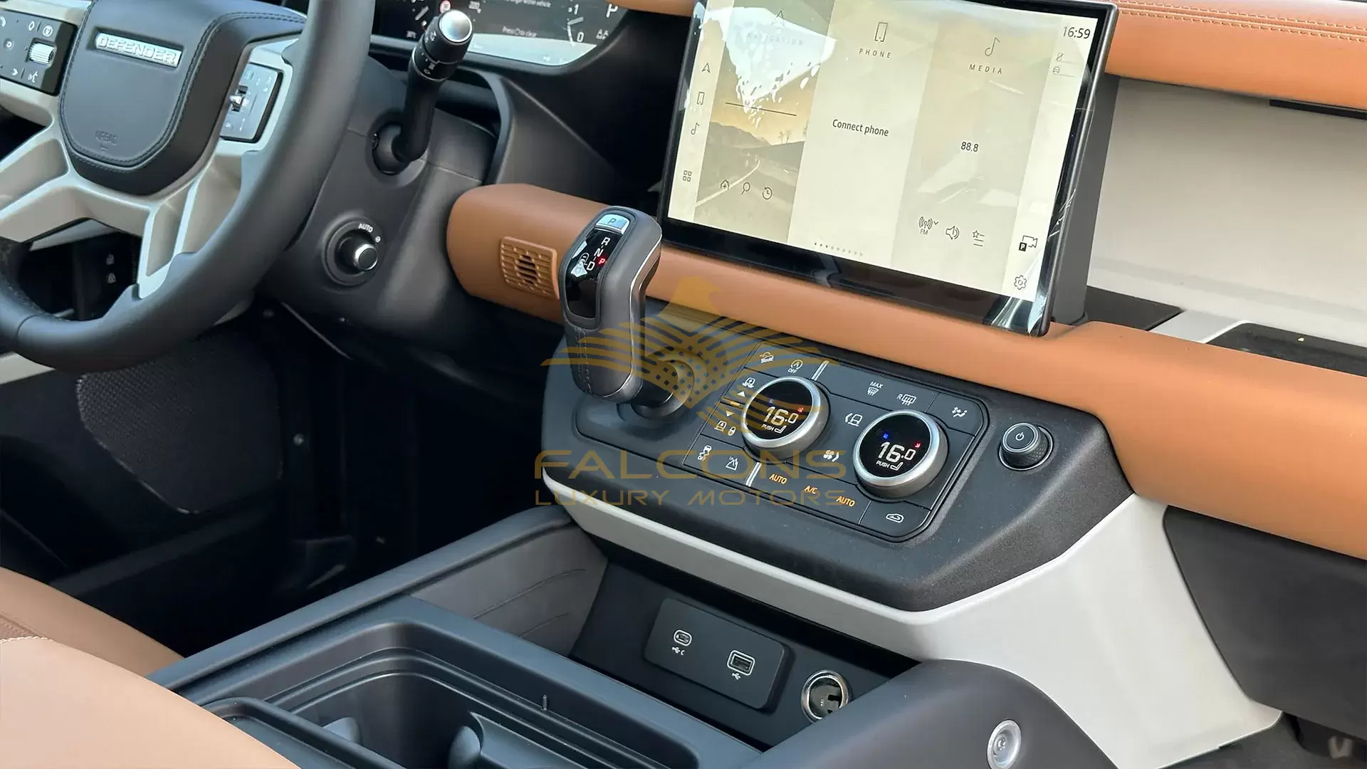 3.0L 90 P400 HSE AWD AT - Image 18