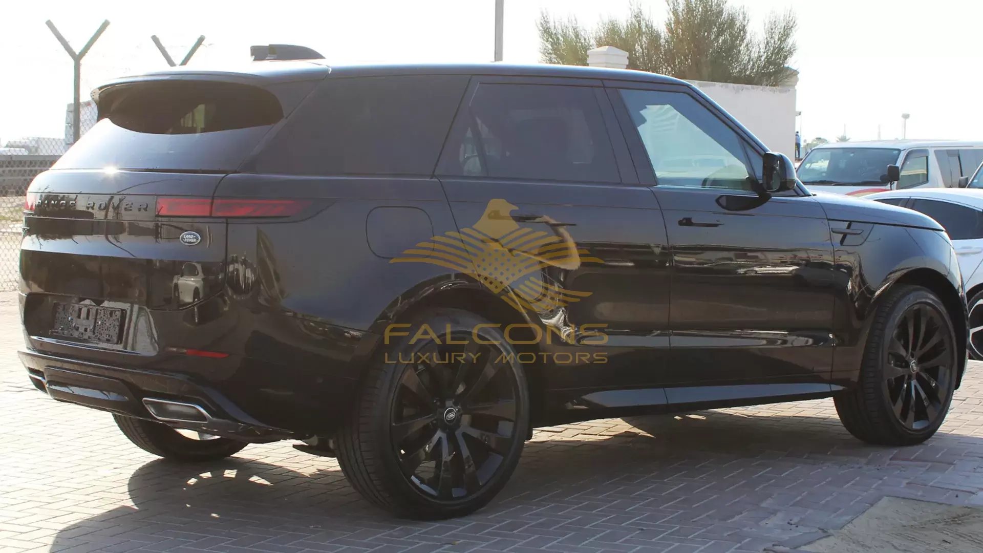 3.0L Sport Petrol P400 Autobiography AT - Image 4