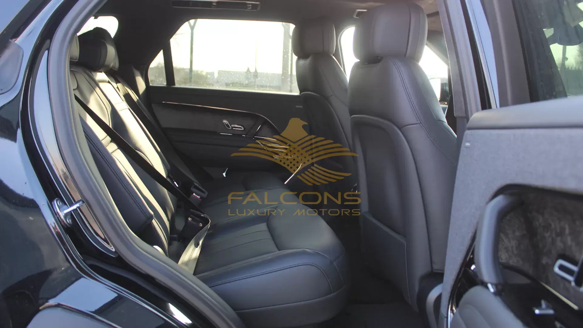 3.0L Sport Petrol P400 Autobiography AT - Image 14