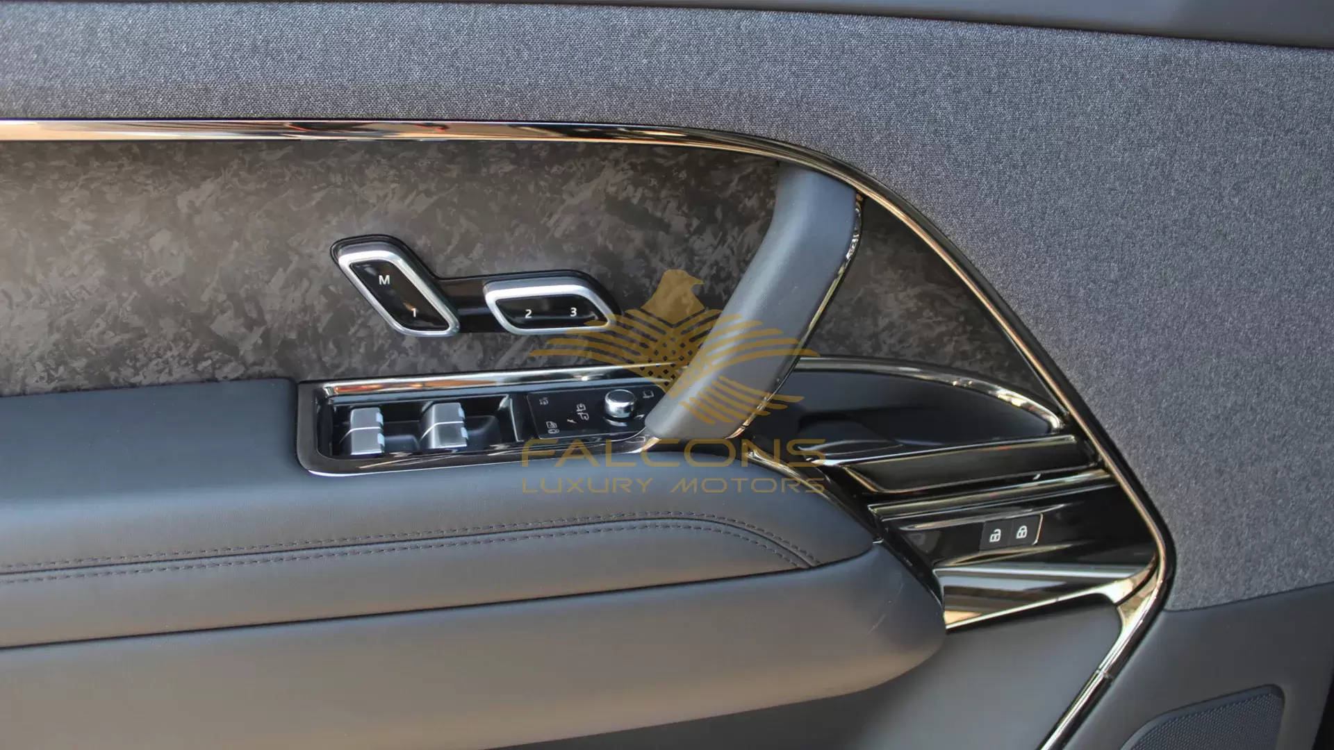 3.0L Sport Petrol P400 Autobiography AT - Image 16