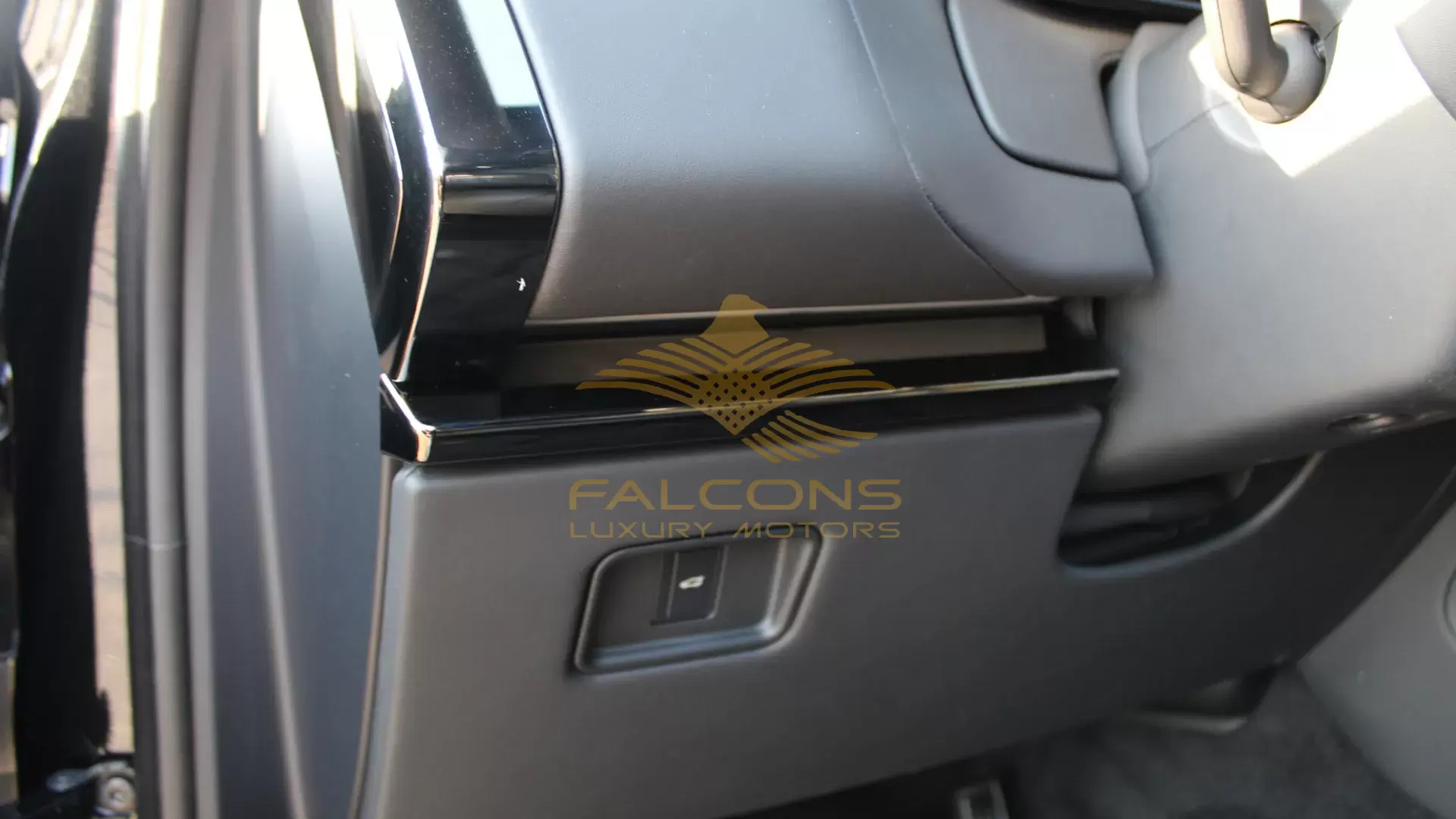 3.0L Sport Petrol P400 Autobiography AT - Image 17