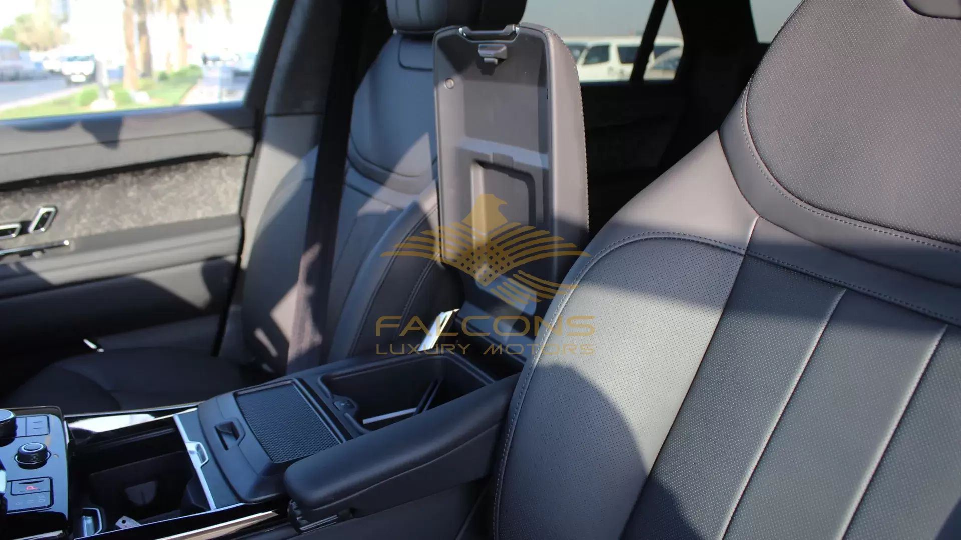 3.0L Sport Petrol P400 Autobiography AT - Image 18