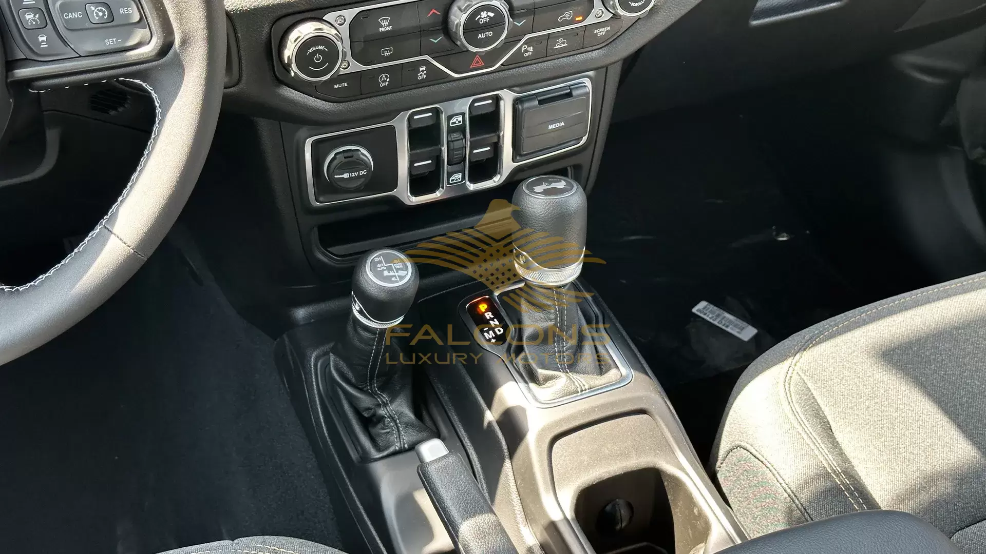 2.0L I4 JL Sport 4DR AT - Image 15
