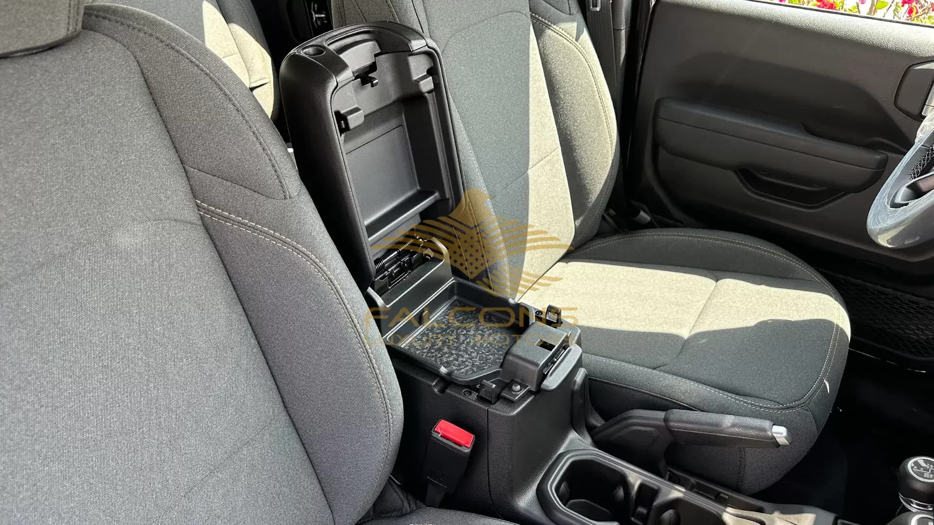 2.0L I4 JL Sport 4DR AT - Image 17