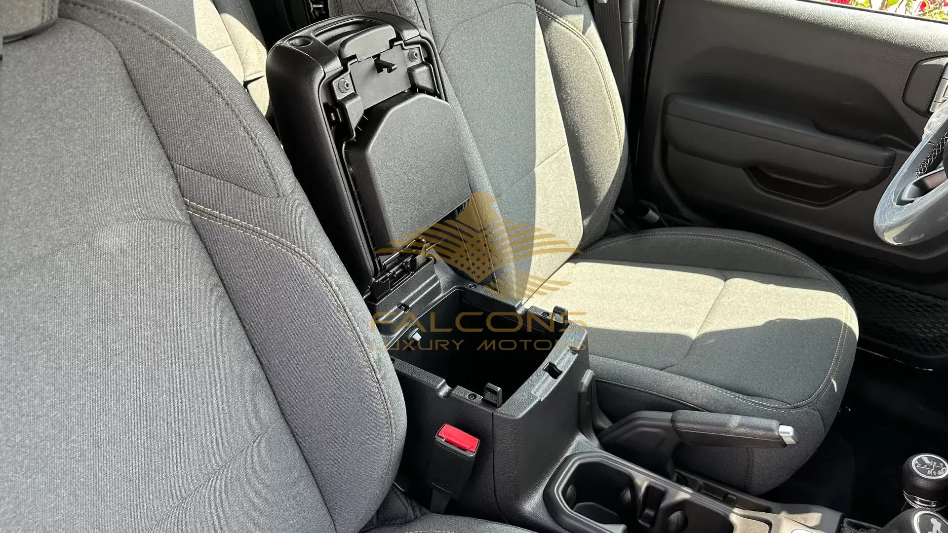 2.0L I4 JL Sport 4DR AT - Image 18