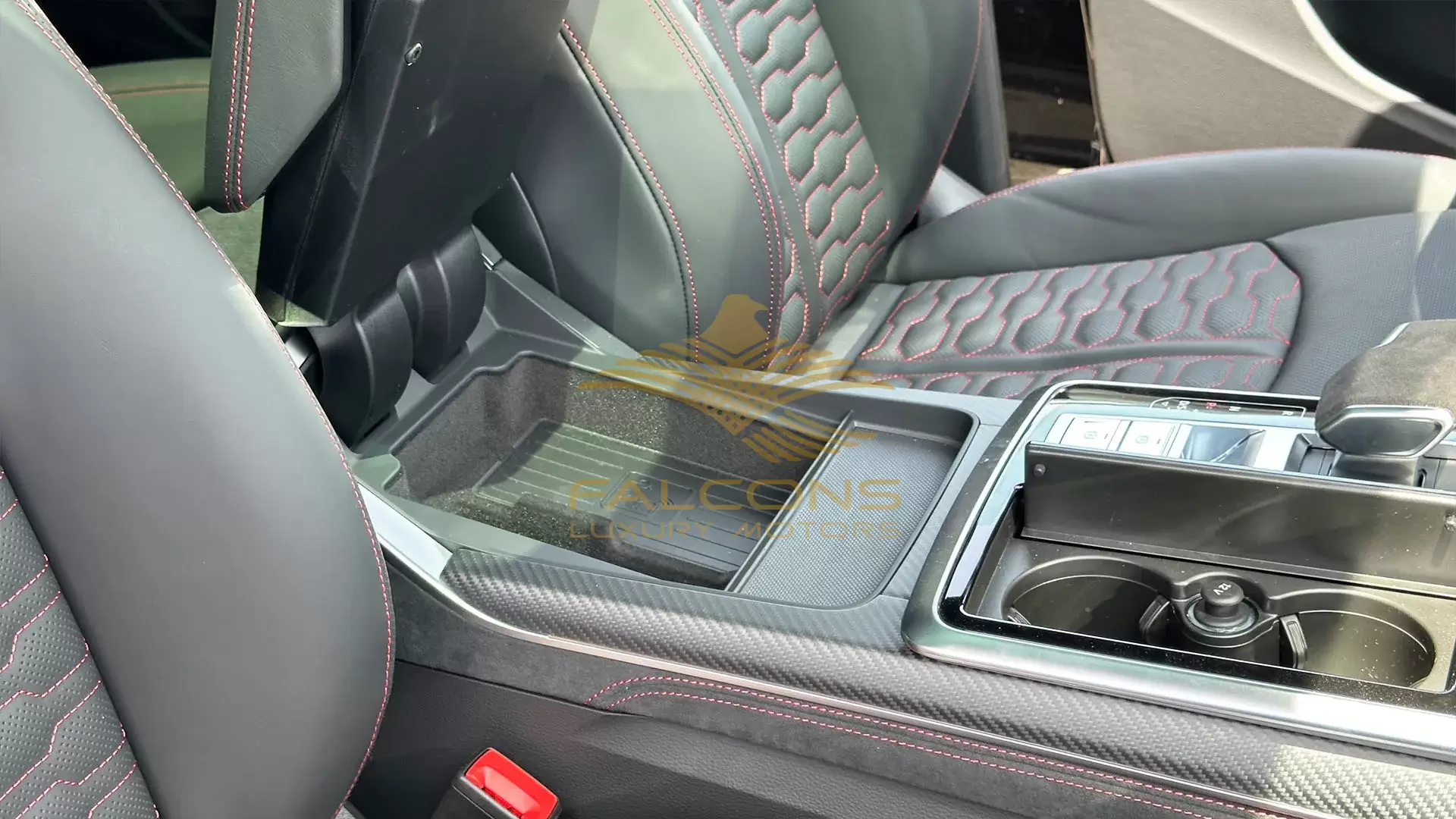 4.0L RS V8 AT - Image 16