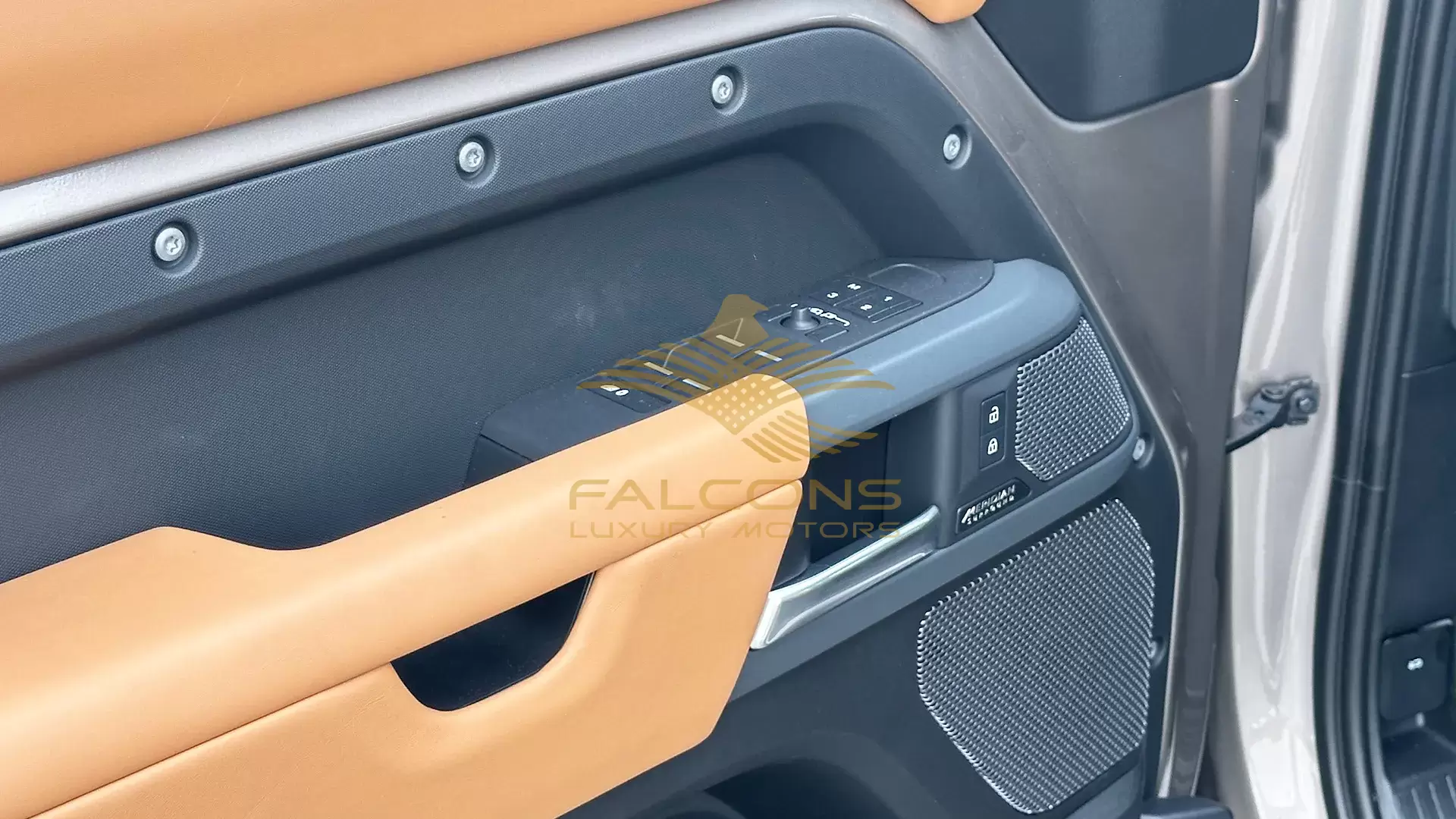 3.0L 110 P400 X EDITION 20 ALLOY AT - Image 12