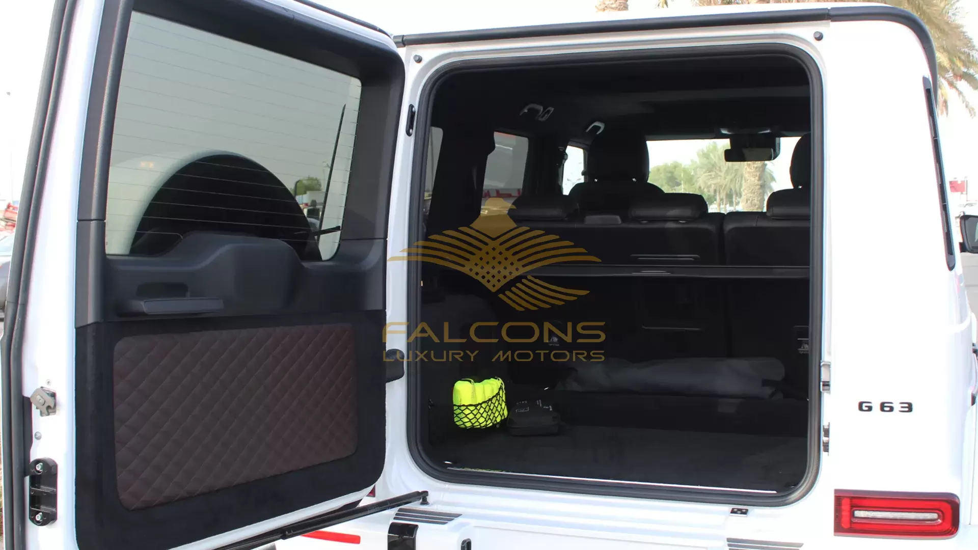4.0L V8 AT - Image 12