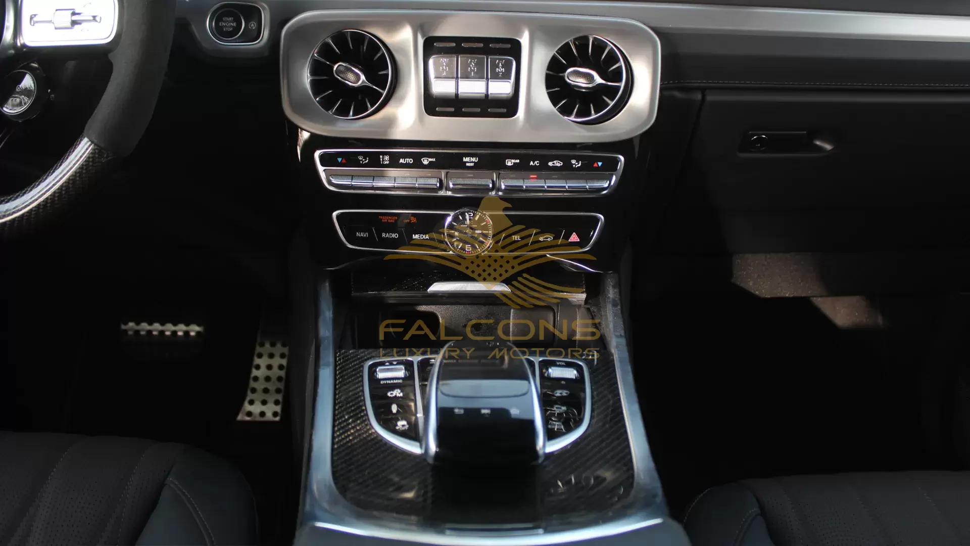 4.0L V8 AT - Image 17