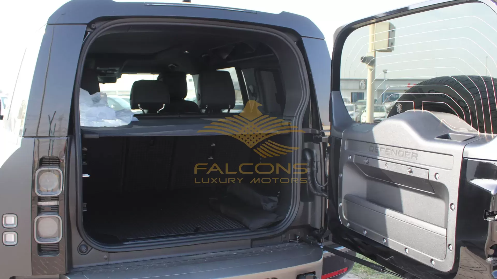 5.0L 110 V8 CARPATHIAN EDITION AT - Image 15