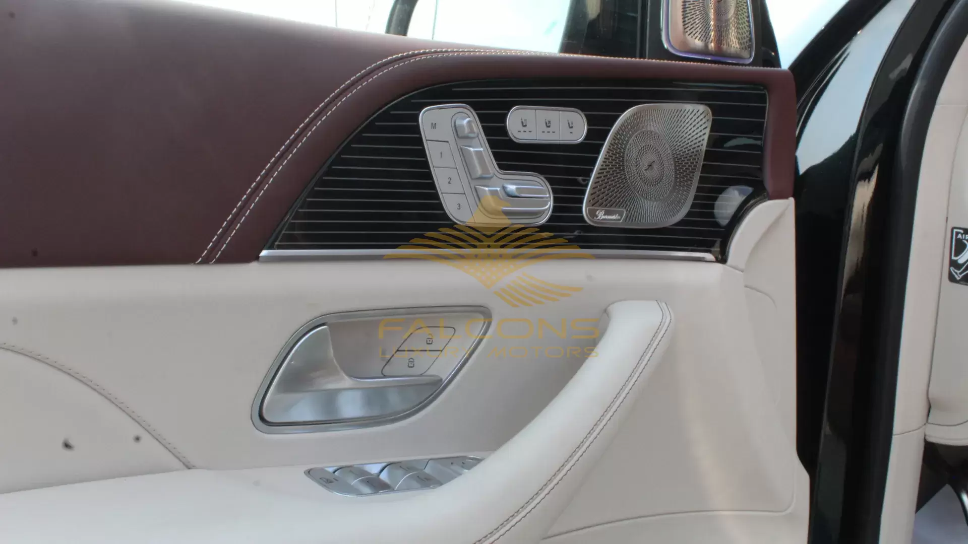 4.0L V8 Maybach AT - Image 15