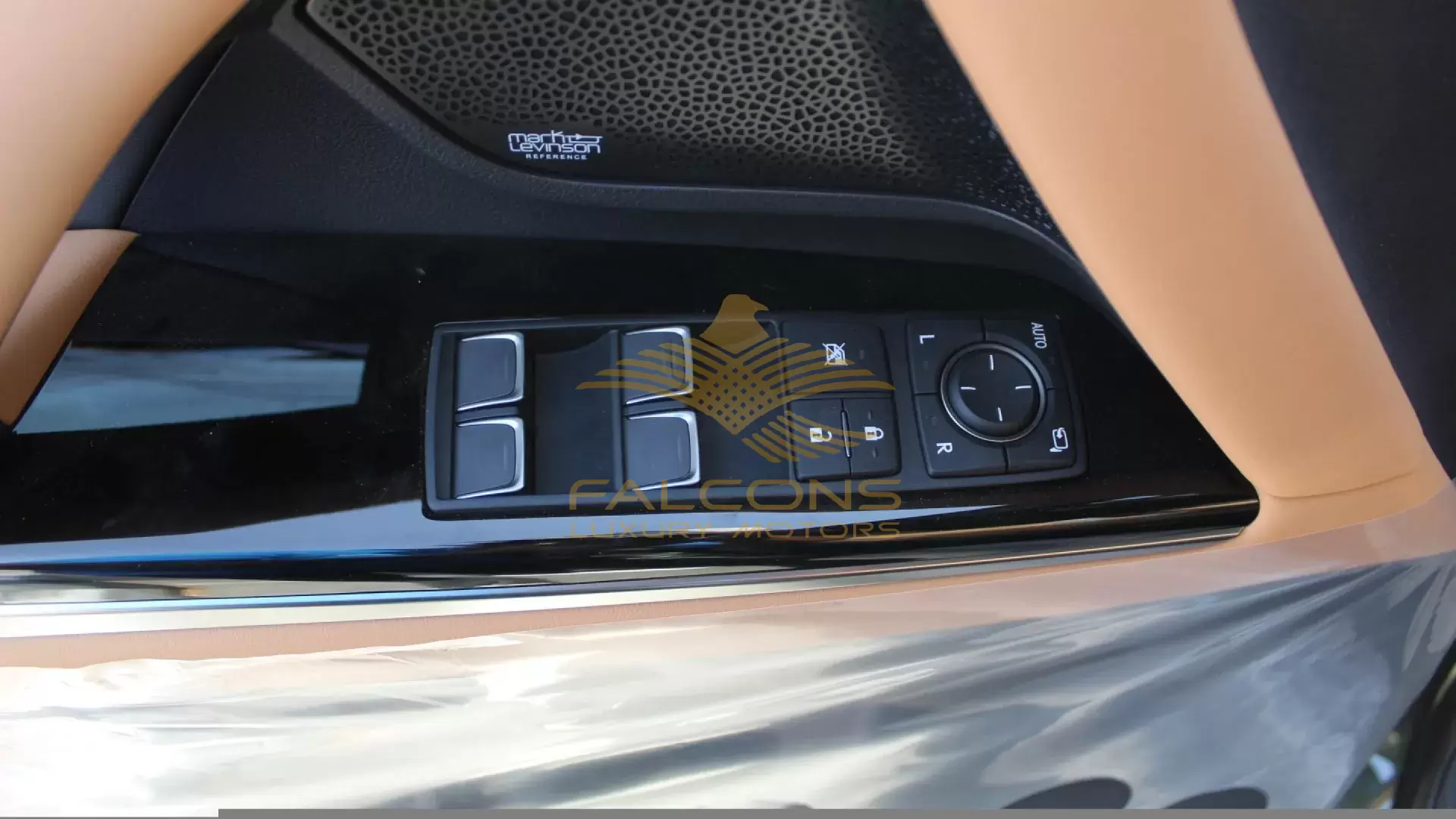 3.5L SIGNATURE AT - Image 10