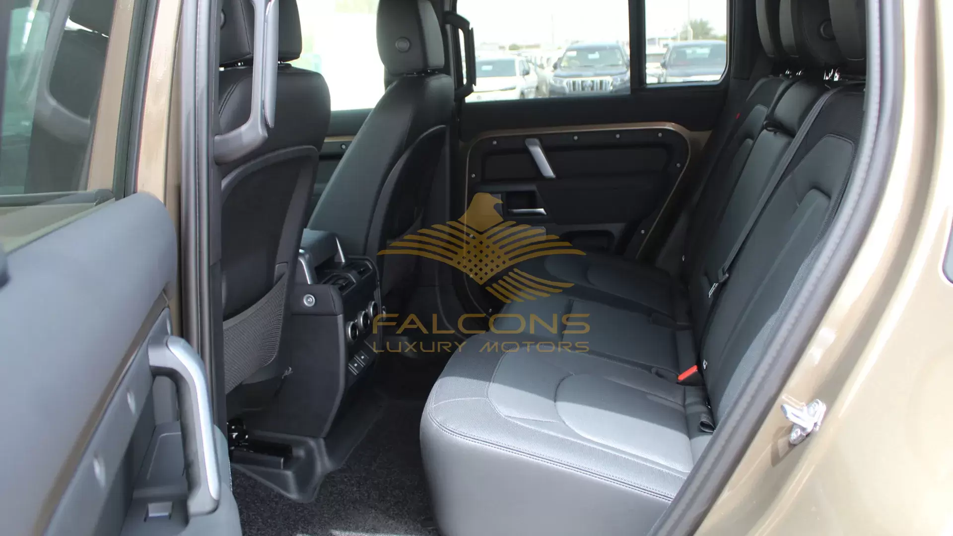 3.0L V6 110 P400 X-Dynamic SE 5DR - AT - Image 10