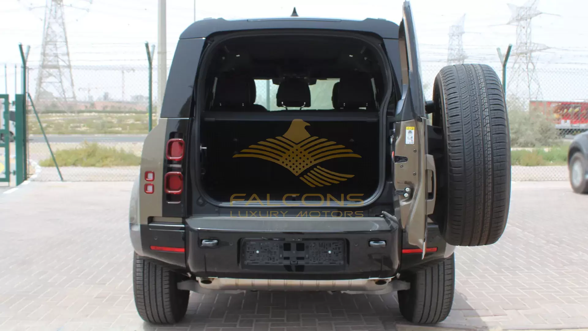 3.0L V6 110 P400 X-Dynamic SE 5DR - AT - Image 11