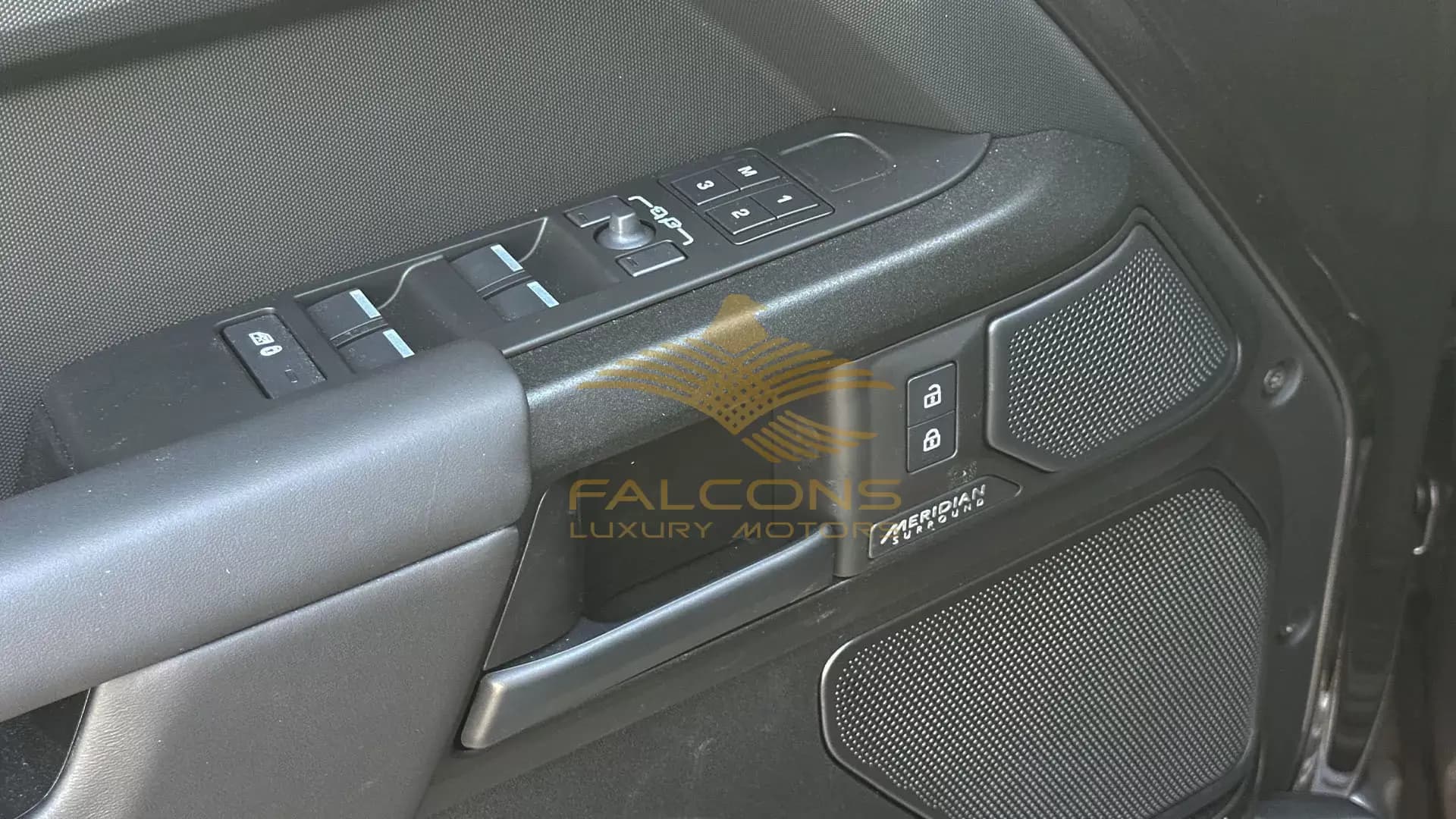 4.4L OCTA AWD 5DR SWB 635PS AT - Image 13